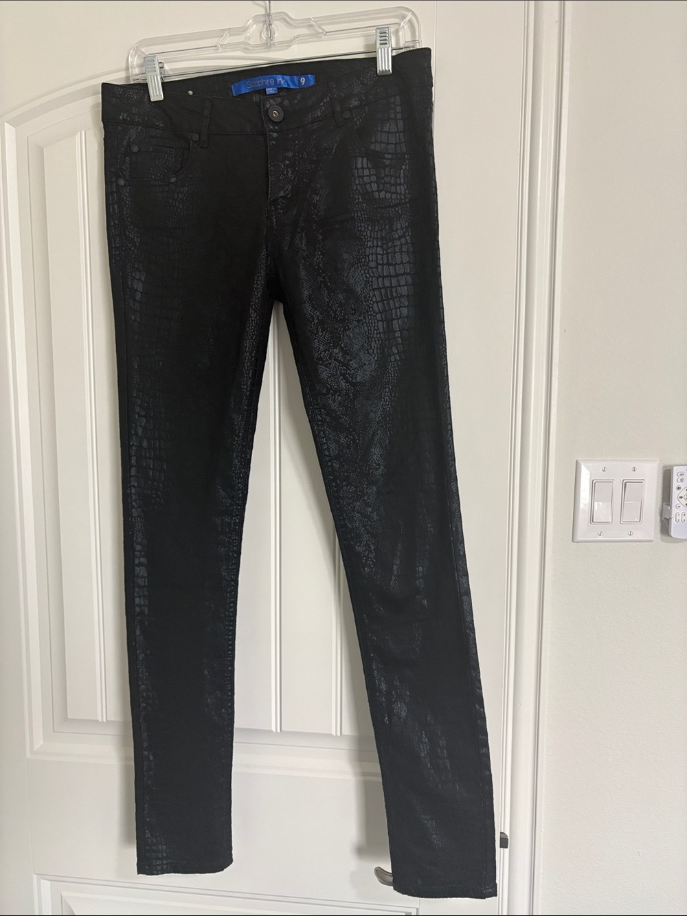 City Triangles Women’s Black Croc-Embossed Skinny Pants